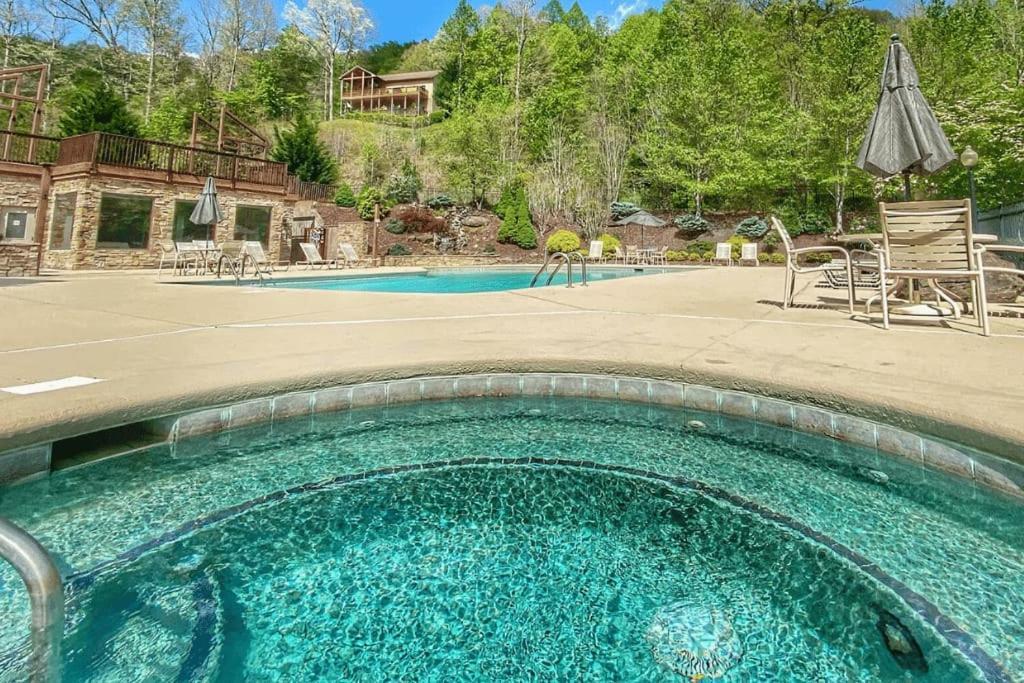 Condo With Stunning Mountain And 6Th Green Views Near Harrahs Cherokee Bryson City Whittier Zewnętrze zdjęcie